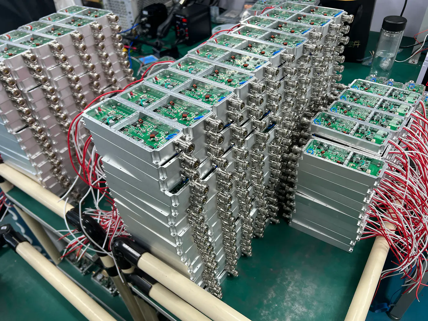 Lotto di moduli RF assemblati nell&rsquo;officina JianHong